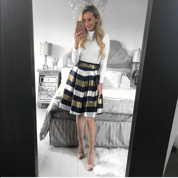 High Waist Pleated Striped Skirt - Picture 2 of 8